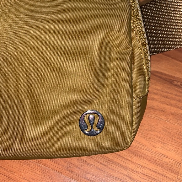 NWT Lululemon Athletica Everywhere Belt Bag Burnt Caramel - Picture 4 of 10